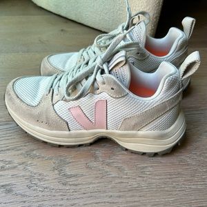 VEJA Venturi Colorblock Suede Runner Sneakers